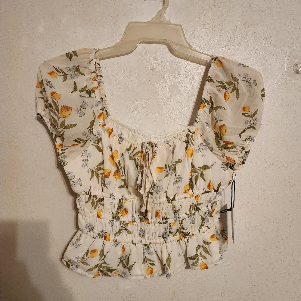 Japna Floral Puff Sleeve Crop Top Blouse Smocked Front Ruffled Hem Size M NWT - Picture 1 of 7